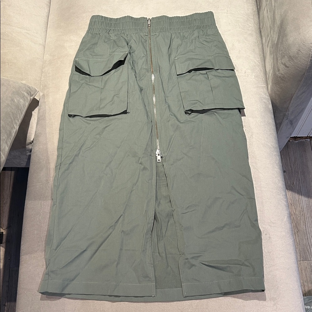 Abercrombie Olive Green Cargo Skirt with Zipper